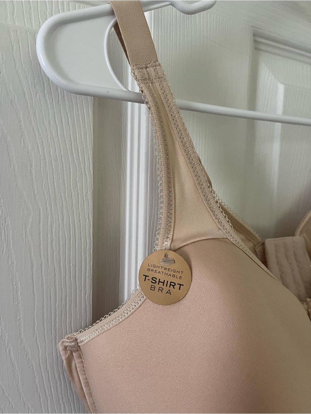 Wacoal Nude Seamless Underwire Bra with Support - Picture 3 of 4